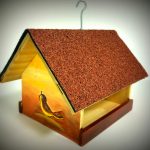 Porisana ptičja hišica