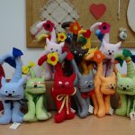 Šivane igrače Muce v različnih barvah iz šiviljske delavnice