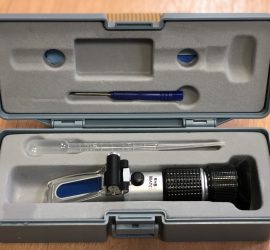 Donacija: refraktometer za med