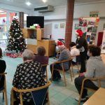 Dogajanje ob novoletnem nastopu.